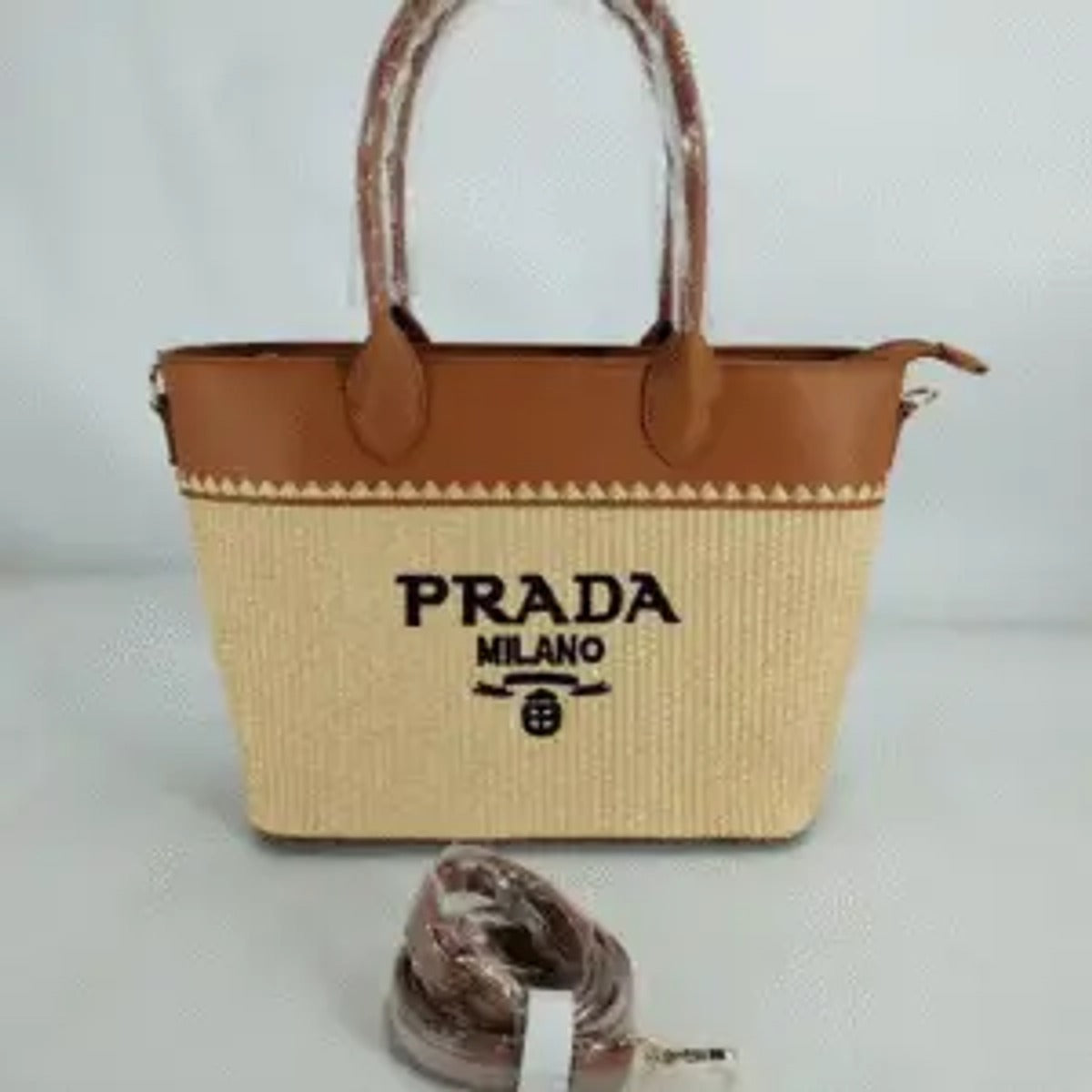 Prada Ψάθινη Τσάντα Ώμου Μπεζ