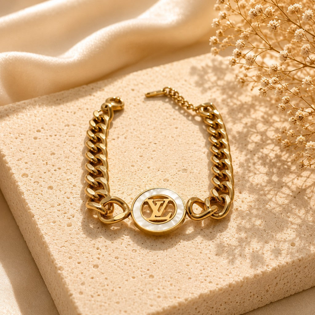 Louis Vuitton Βραχιόλι Αλυσίδα με Μενταγιόν LV