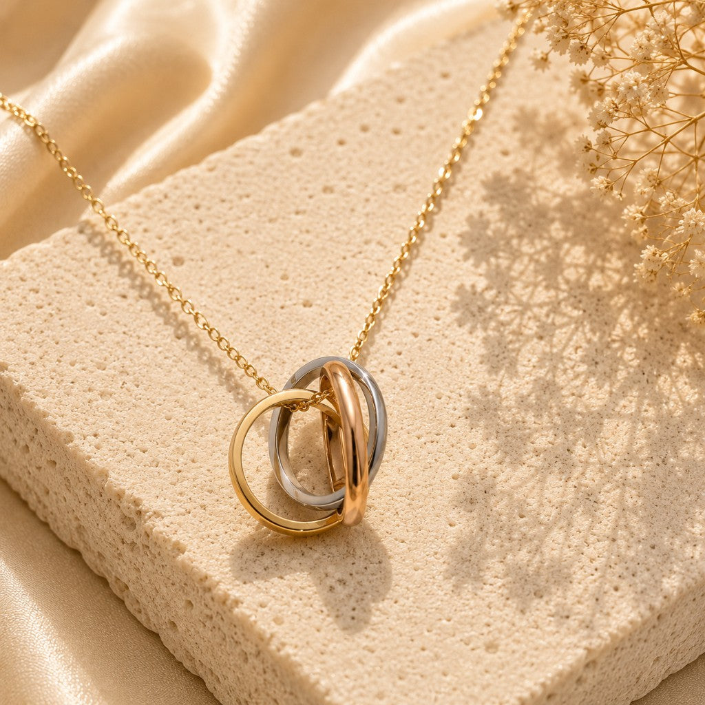 Cartier Κολιέ Trinity με Τρεις Κρίκους