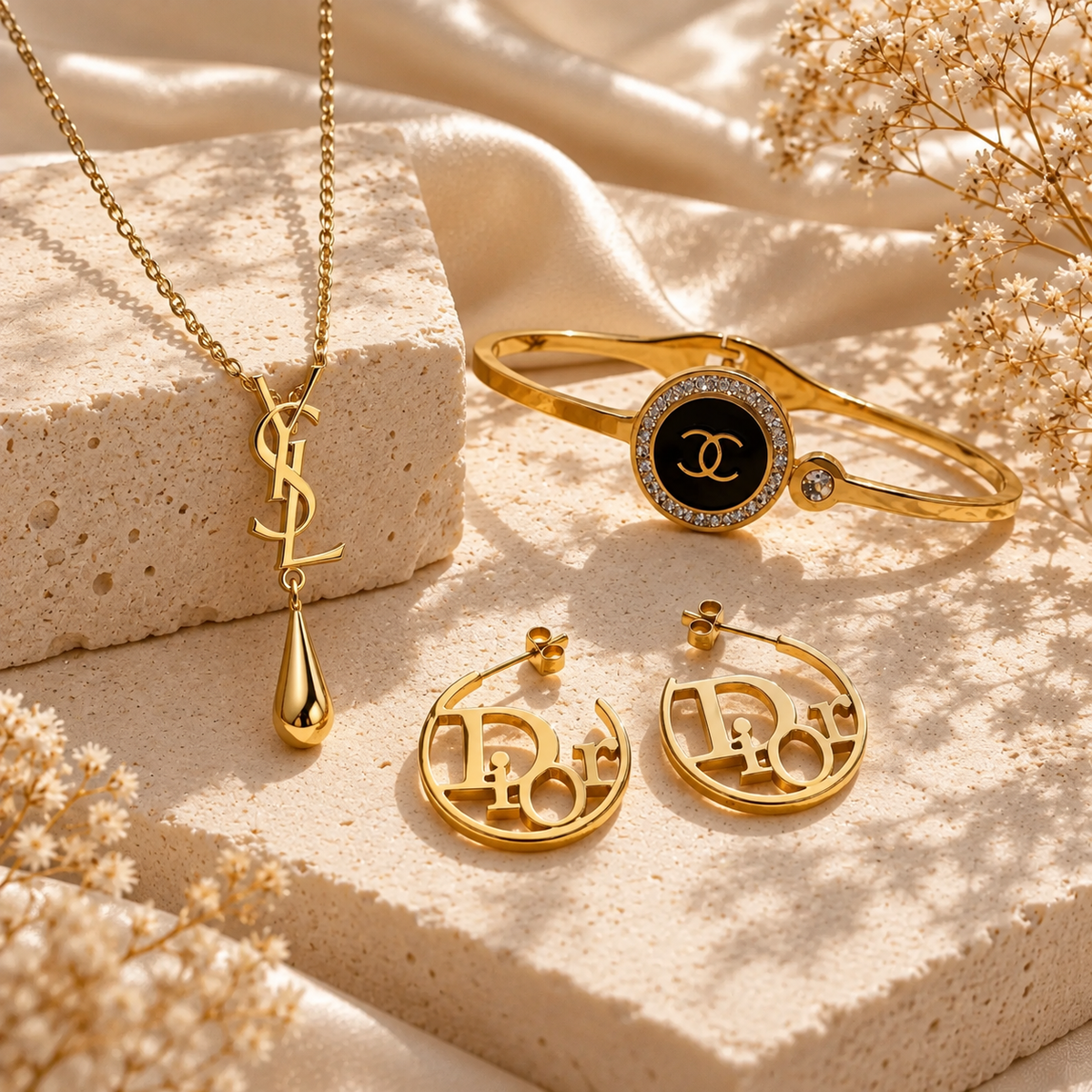 Σετ Dior σκουλαρίκια, YSL κολιέ, Chanel χειροπέδα